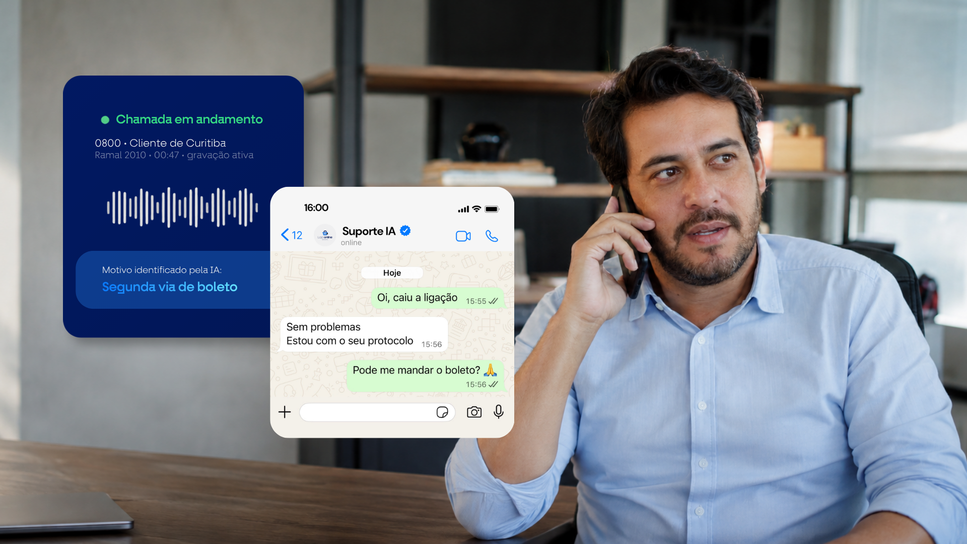 Homem em ligação no 0800 com painel de chamada e conversa de WhatsApp do mesmo cliente lado a lado
